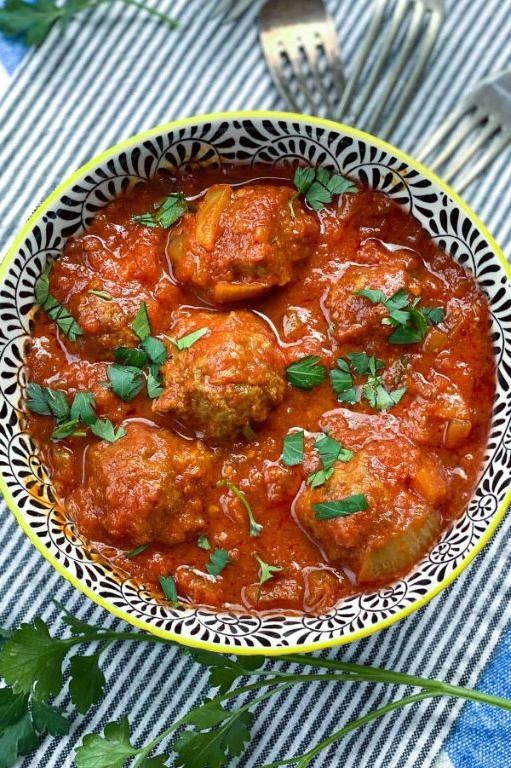 Slow Cooker Meatballs: Delicious Ideas for Pasta, Subs & More